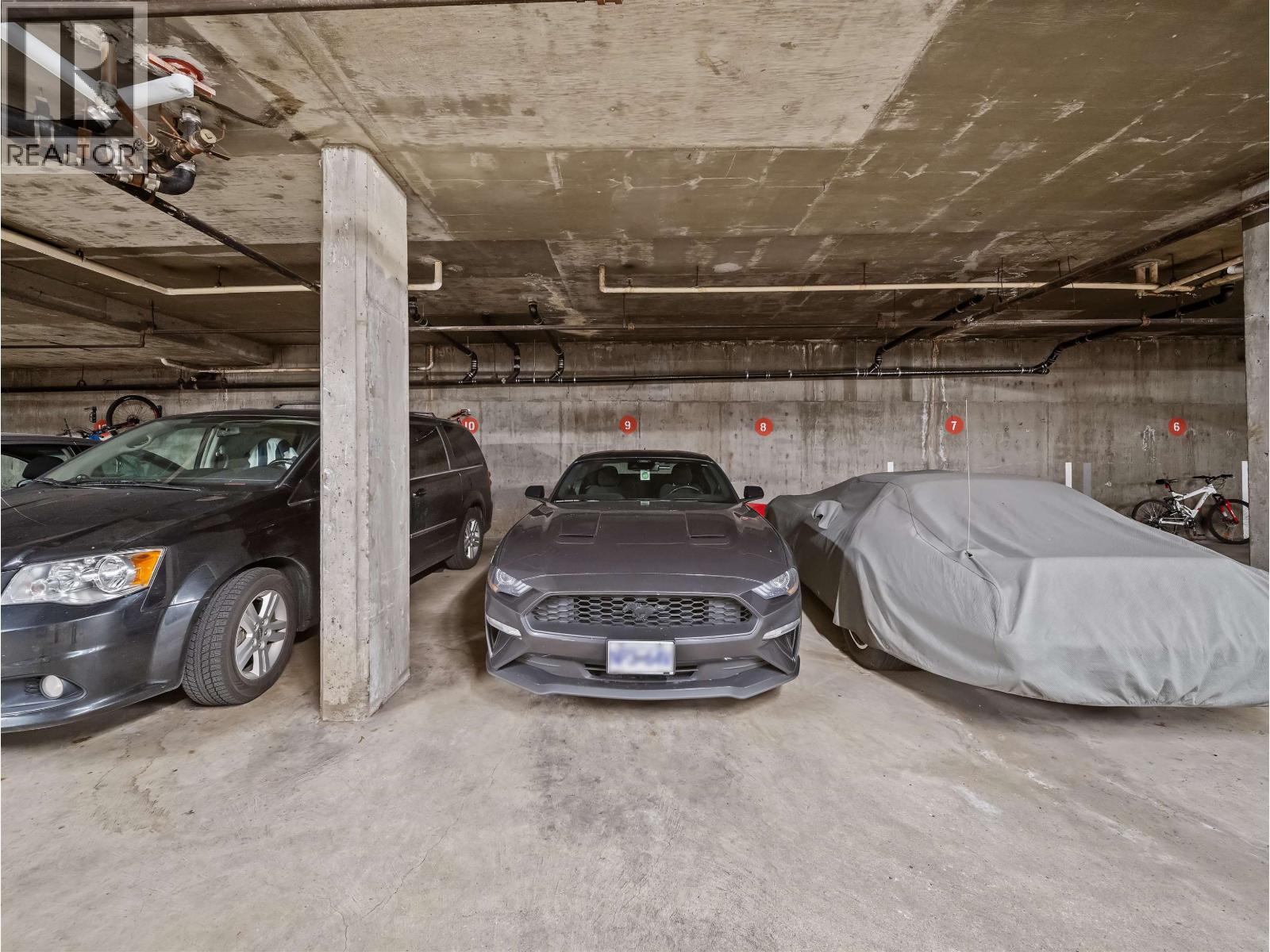 210 141 W 13TH STREET, North Vancouver