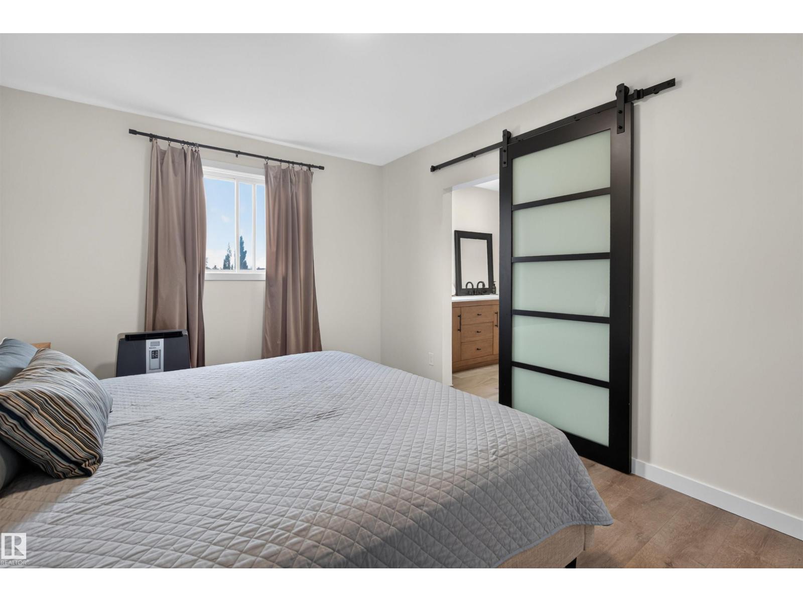 4216 49 AV - Image 16