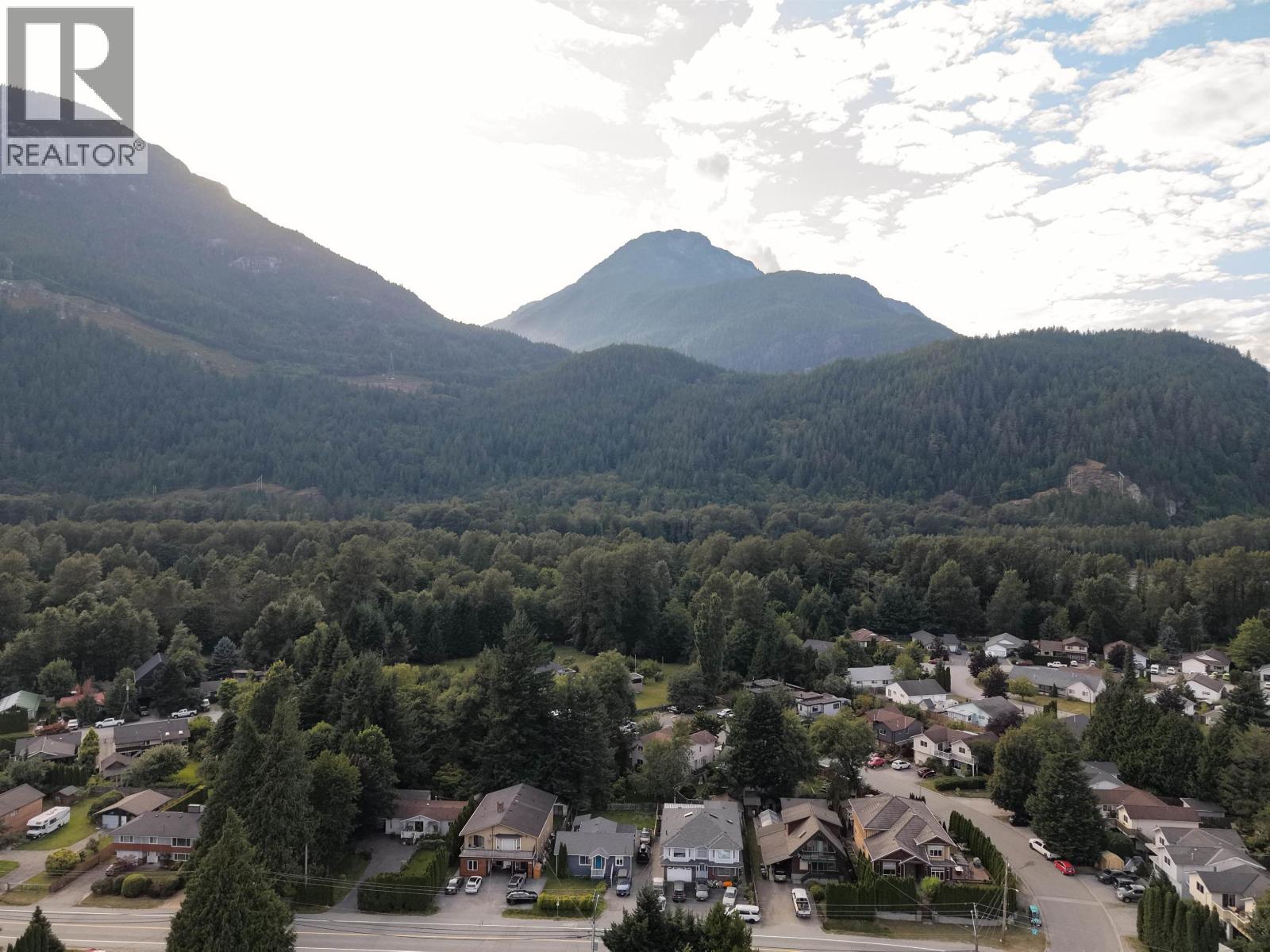 12 39752 GOVERNMENT ROAD, Squamish