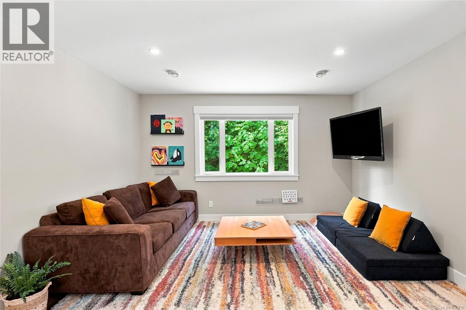 2551 Schirra Dr - Image 39