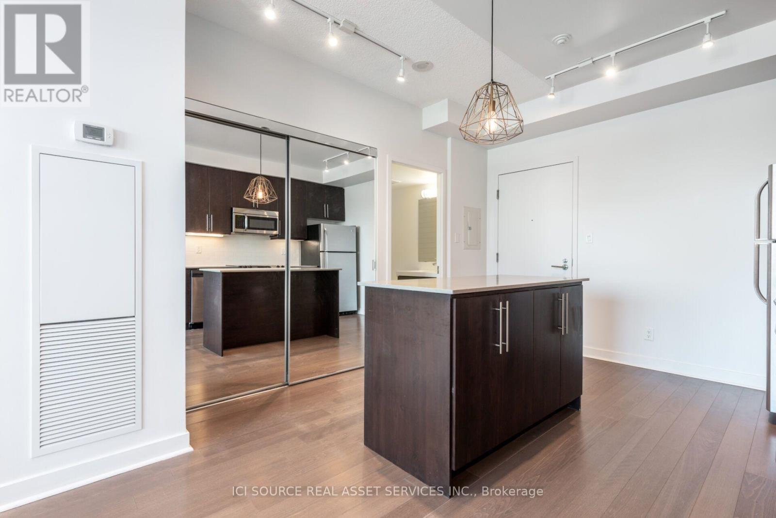 #509 1169 Queen Street West, Toronto (Little Portugal), Ontario, M6J1J4, Toronto (Little Portugal), Ontario — photo 4 of 5