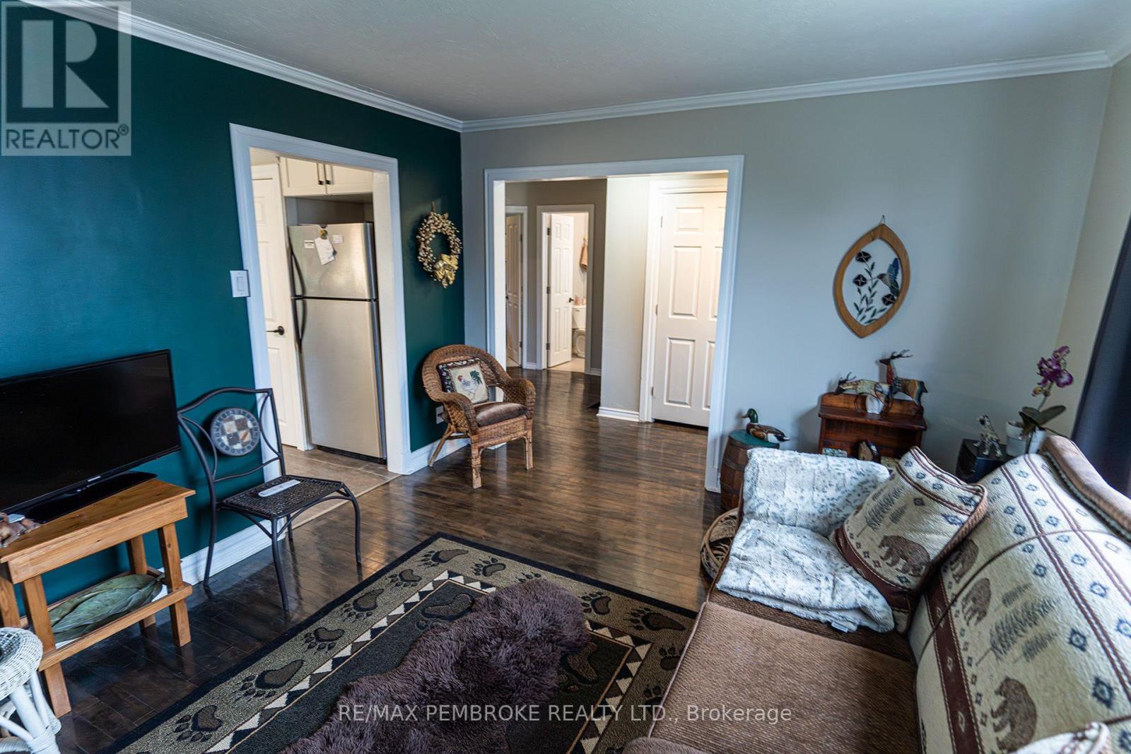 4 Bed, 2 Bath House for Sale in Pembroke – 496 WILBERT STREET, Pembroke – MLS# X13685436 - Image 9