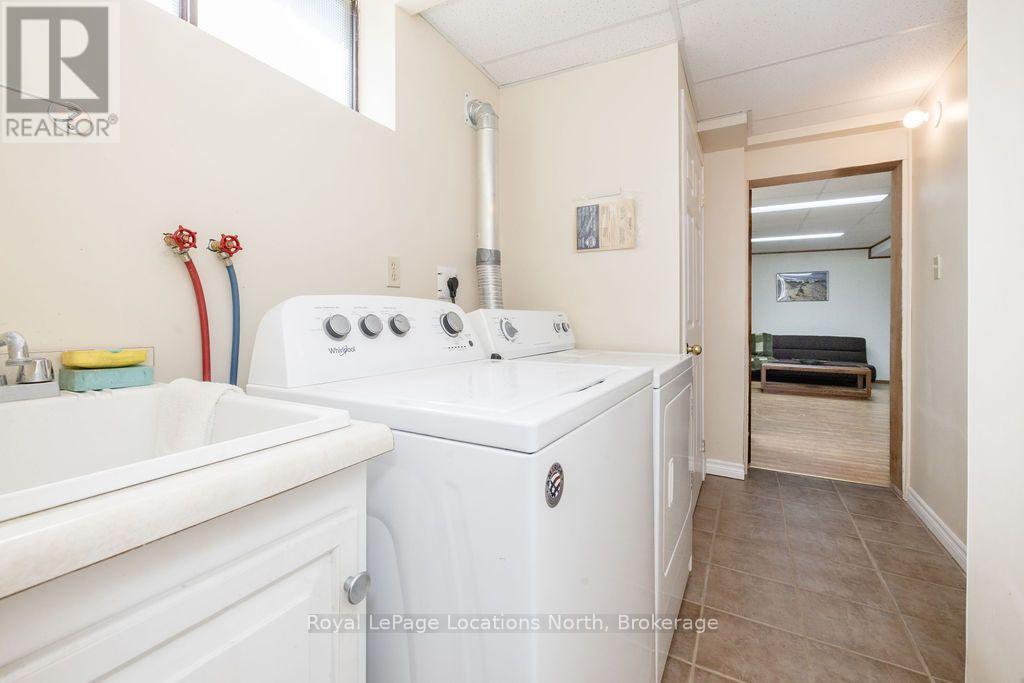 1928 CHAMPLAIN ROAD - 30