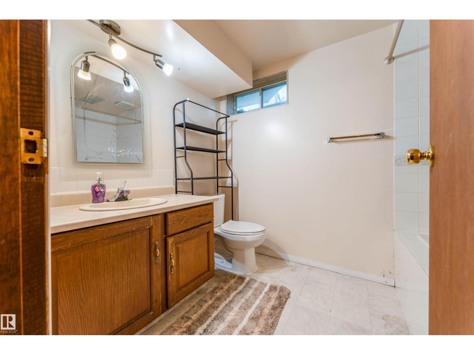 4609 38A AV NW - Image 40