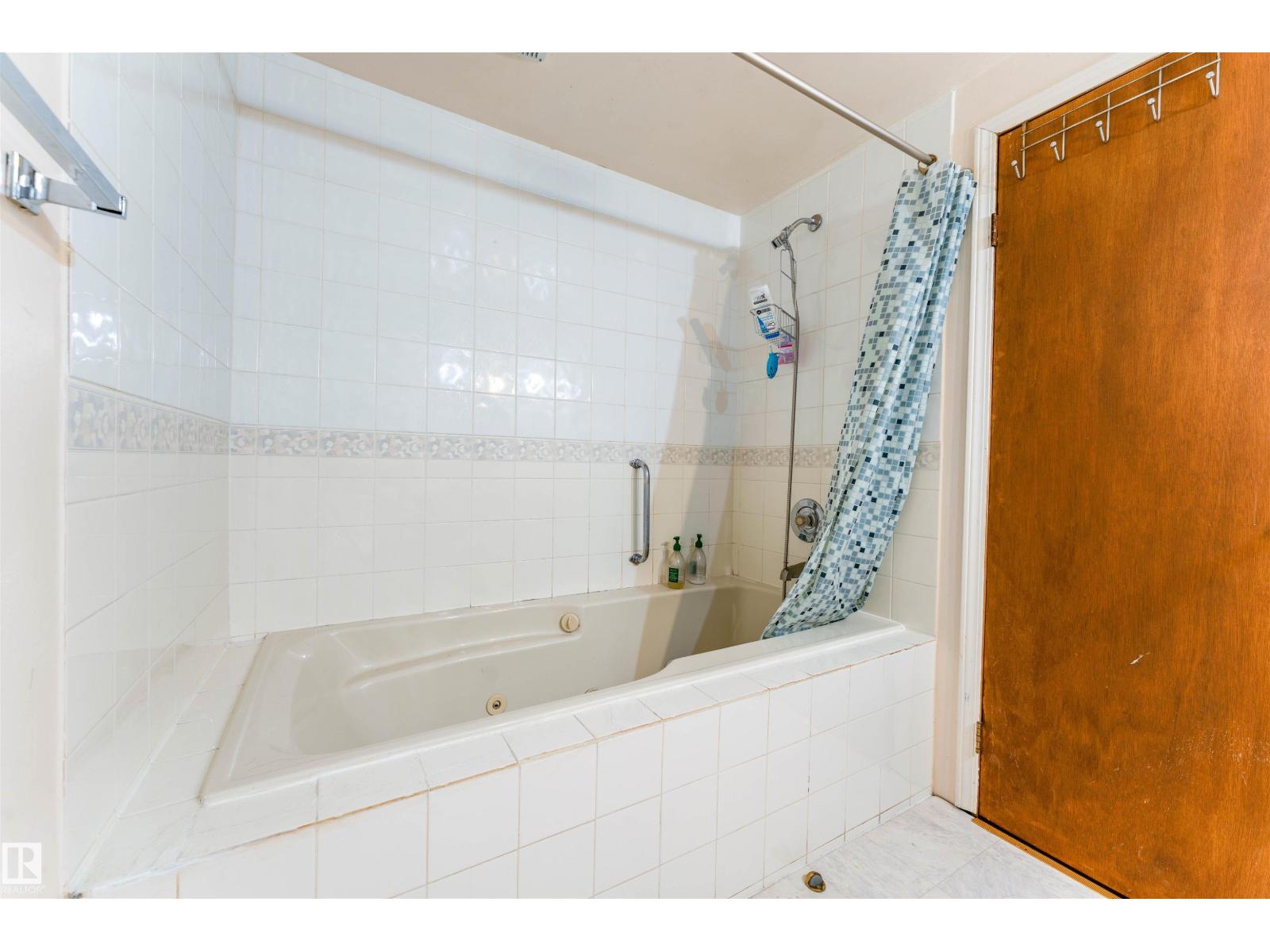 4609 38A AV NW - Image 42