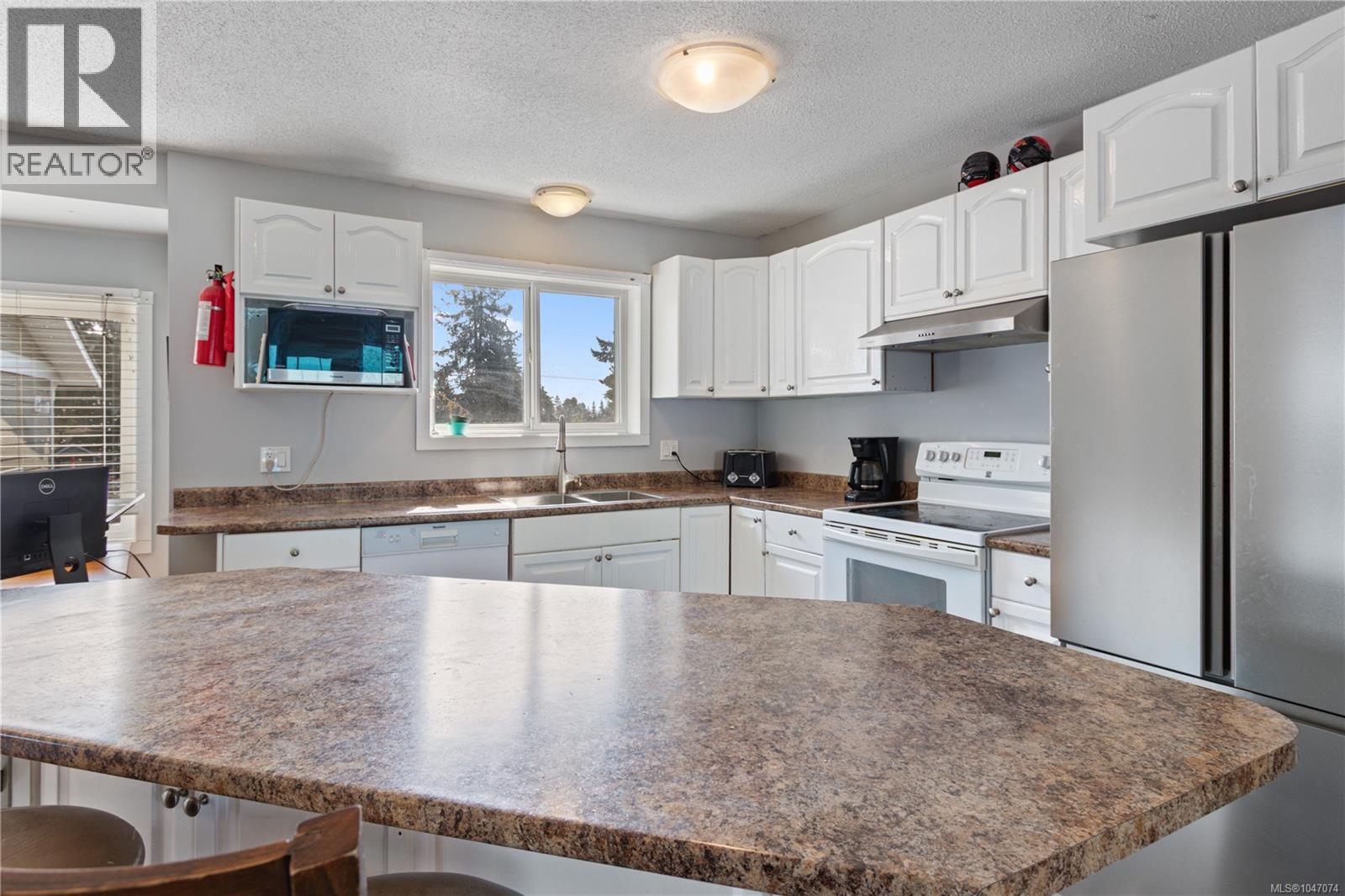 3400 Departure Bay Rd - Image 5