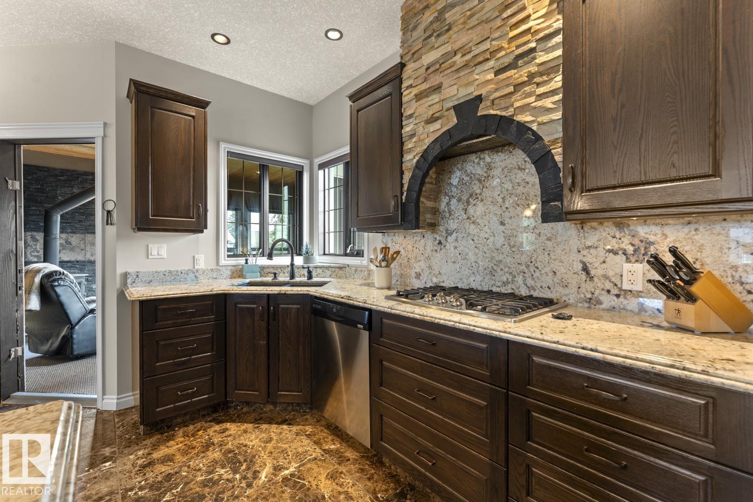 2303 2 AV - Image 13