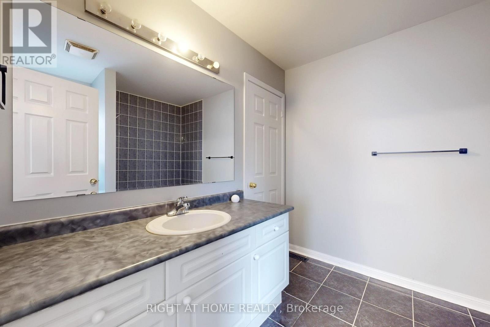 21 DUNLOP COURT - 37