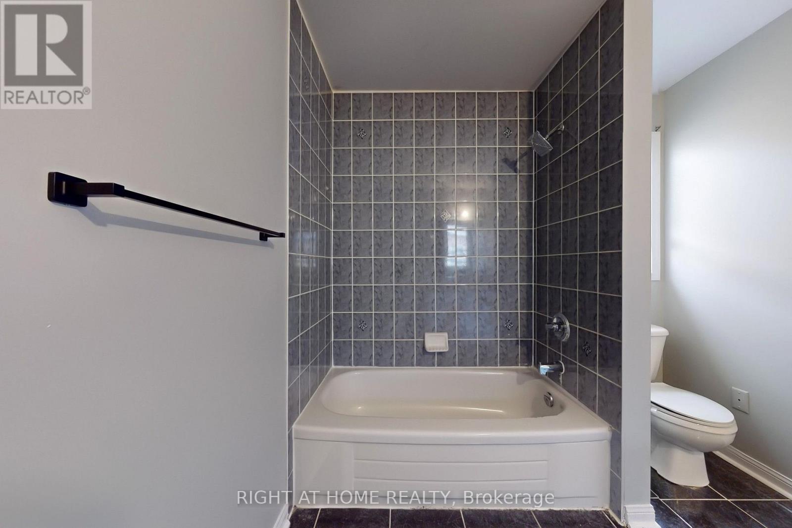 21 DUNLOP COURT - 39
