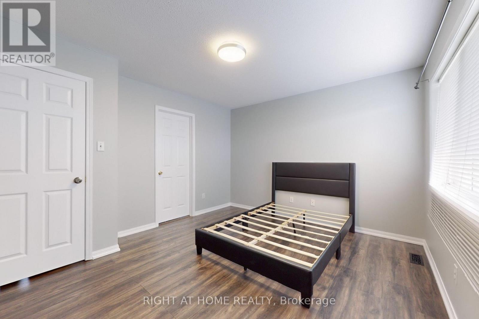 21 DUNLOP COURT - Image 29