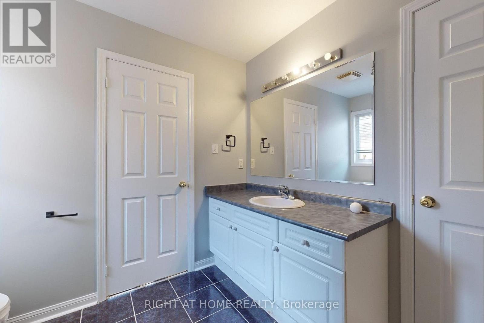 21 DUNLOP COURT - 38