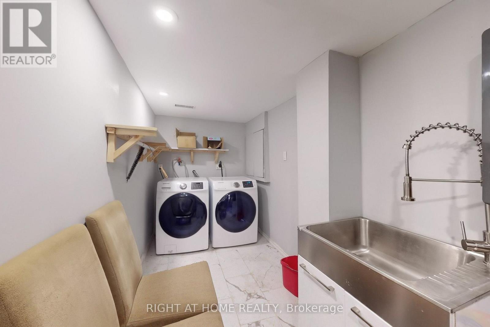 21 DUNLOP COURT - Image 40