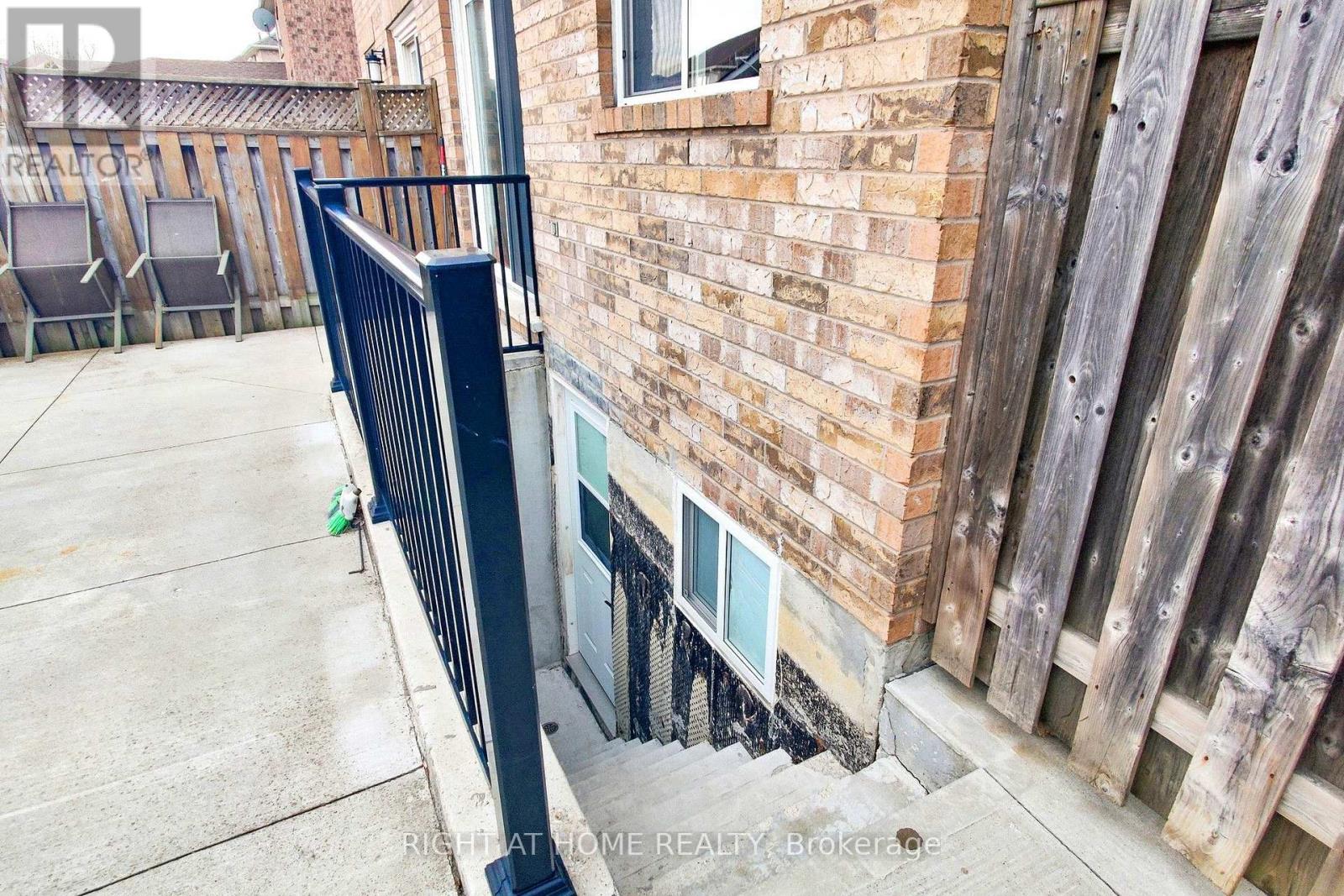 21 DUNLOP COURT - Image 42
