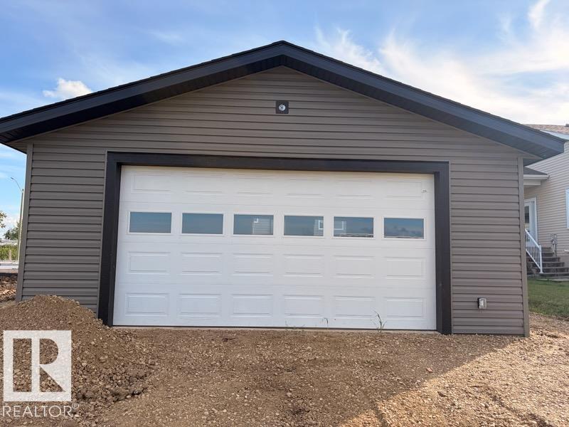 114 Alberta ST - 31