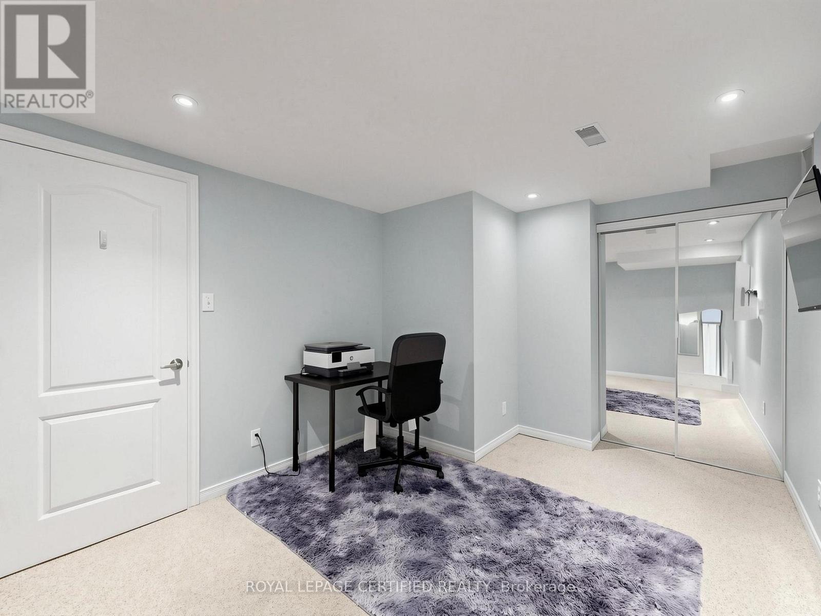 102 GRAPEVINE ROAD - Image 32