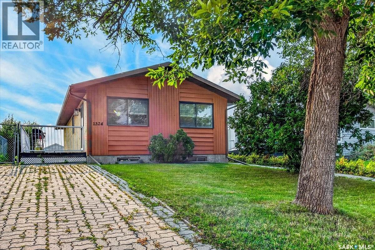 1324 Courtney STREET - 1