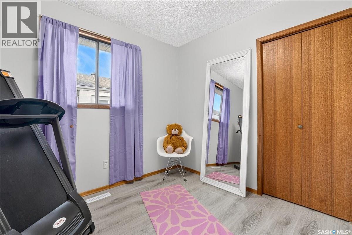 1324 Courtney STREET - 18