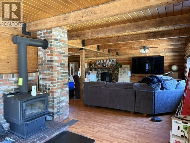 1453 FLETT ROAD - 20