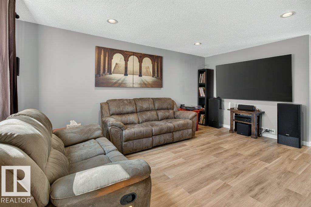 4624 36 AV NW - 2