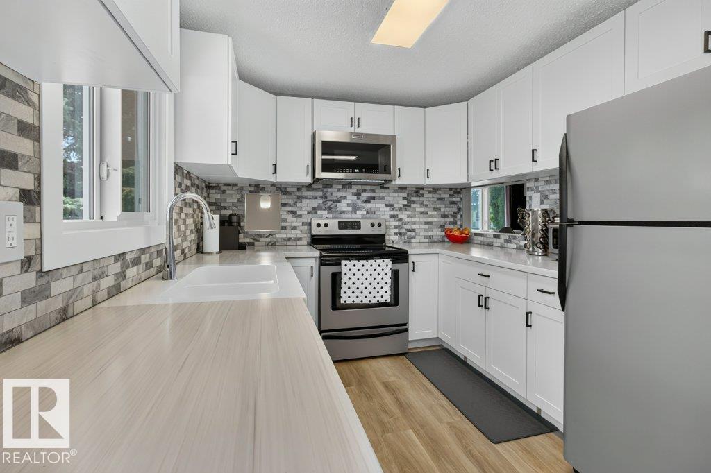 4624 36 AV NW - 11