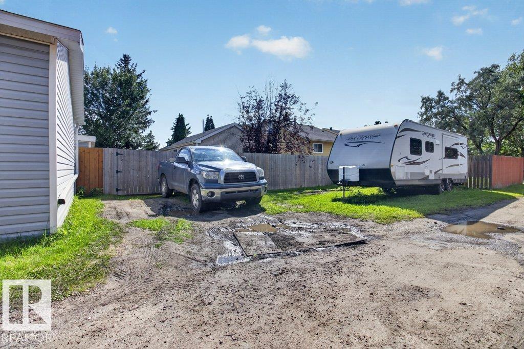 4624 36 AV NW - Image 45