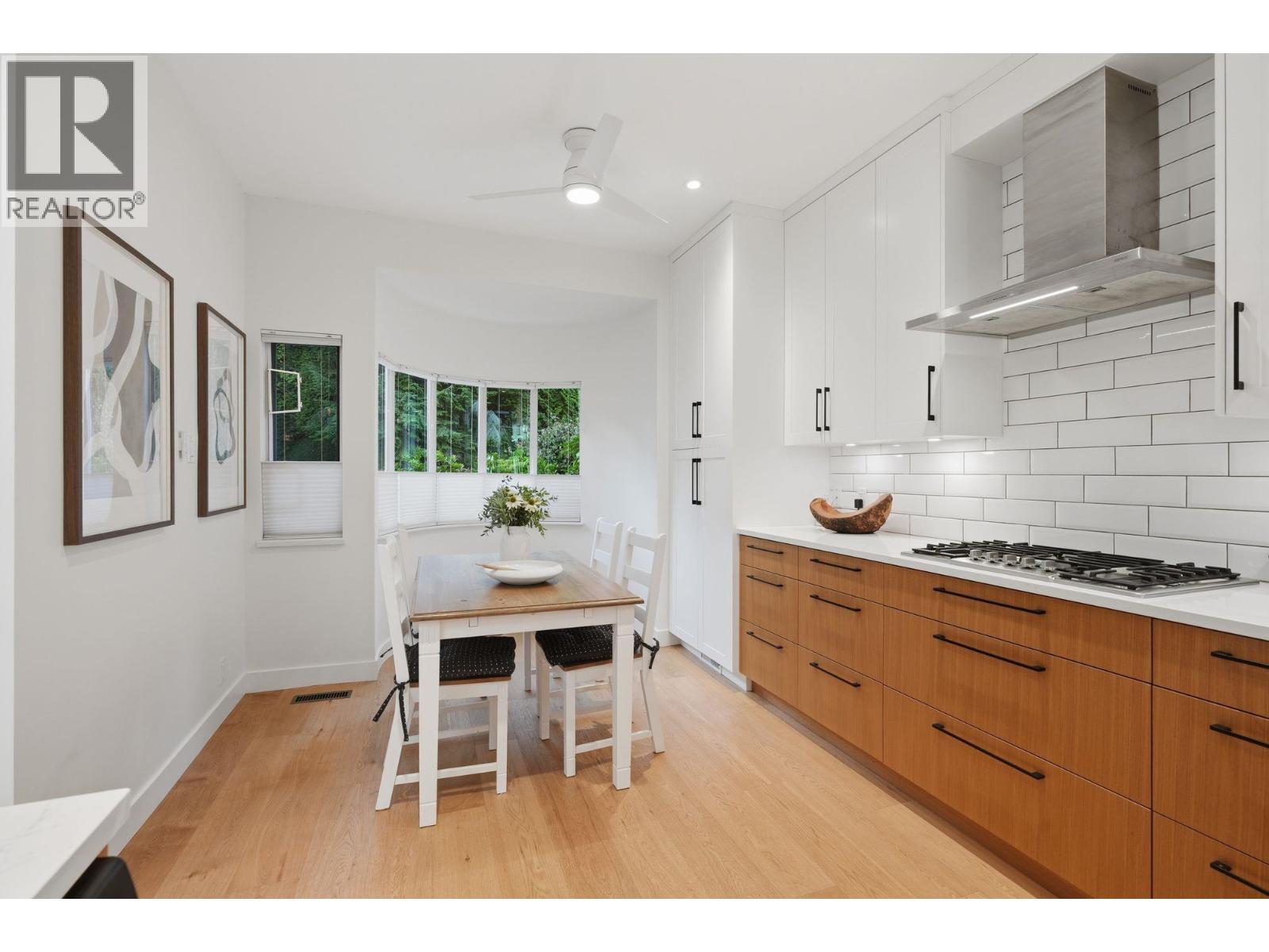 2343 FOLKESTONE WAY, West Vancouver
