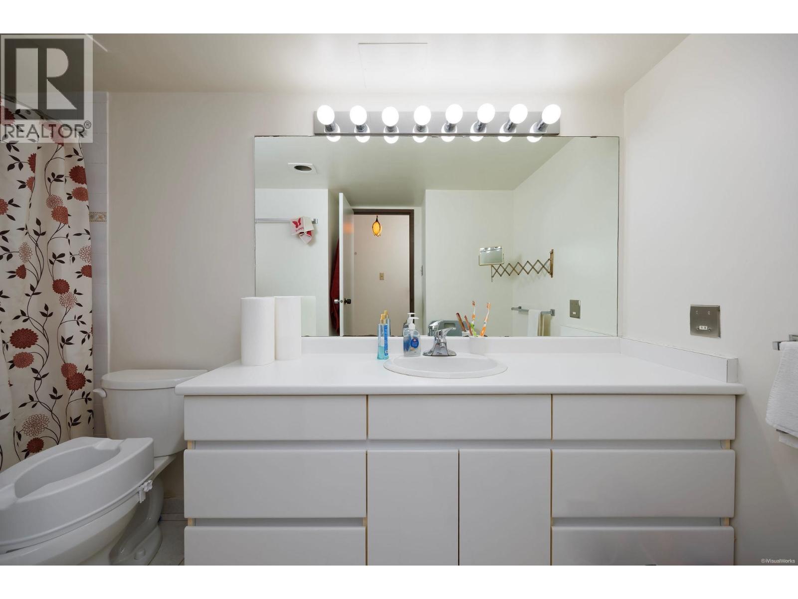 809 2020 FULLERTON AVENUE, North Vancouver