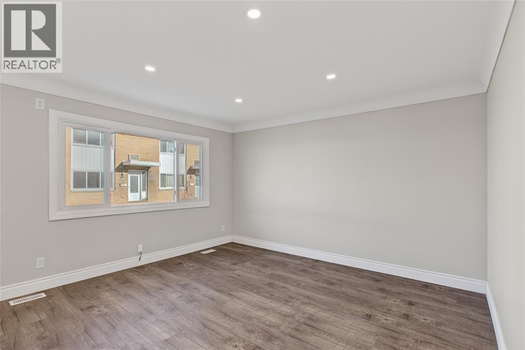 #20 816 WELLINGTON STREET - 7