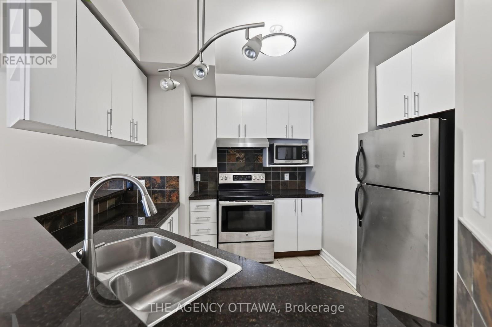 3 Bed, 2 Bath Apartment for Sale in Ottawa – 203 – 711 CHURCHILL AVENUE N, Ottawa – MLS# X13685490 - Image 18