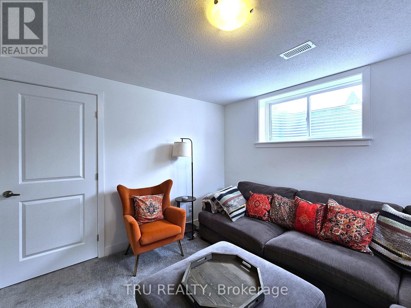 5 Bed, 4 Bath House for Rent in Ottawa – 332 MAKOBE LANE, Ottawa – MLS# X13685542 - Image 29