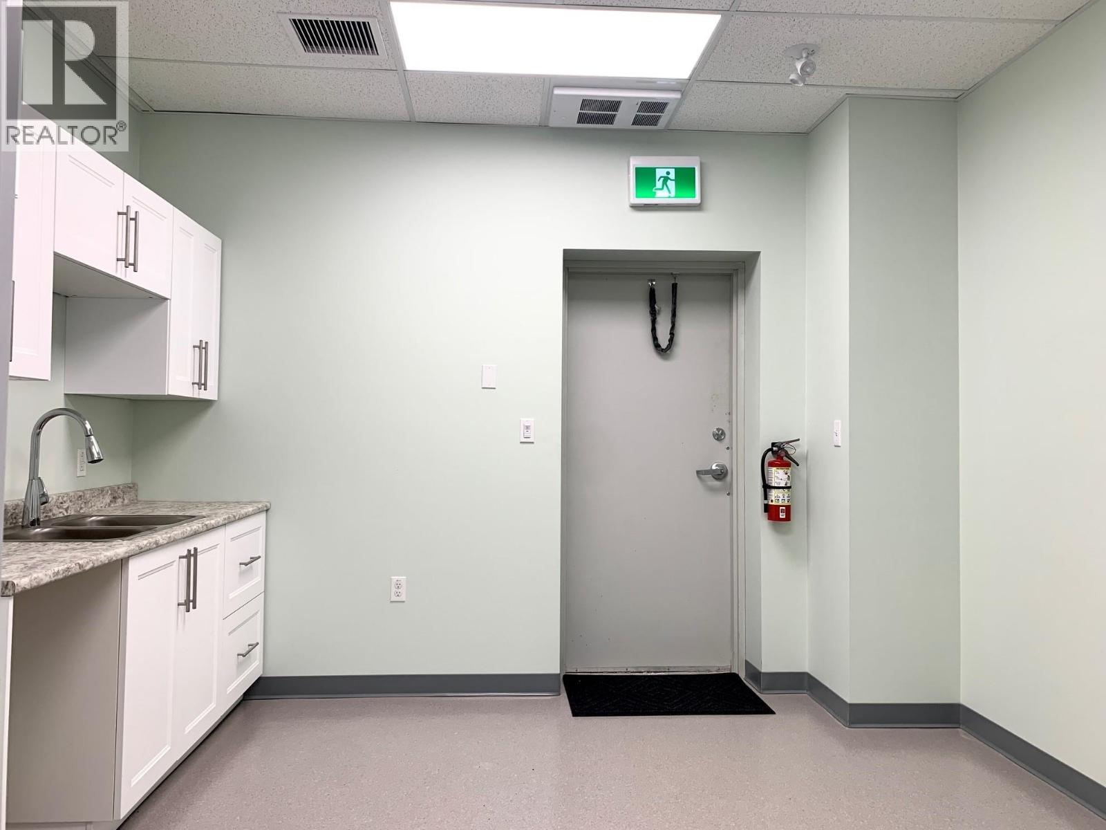 Photo 21 of 35 — 5538 HARTWAY DRIVE · Prince George, BC