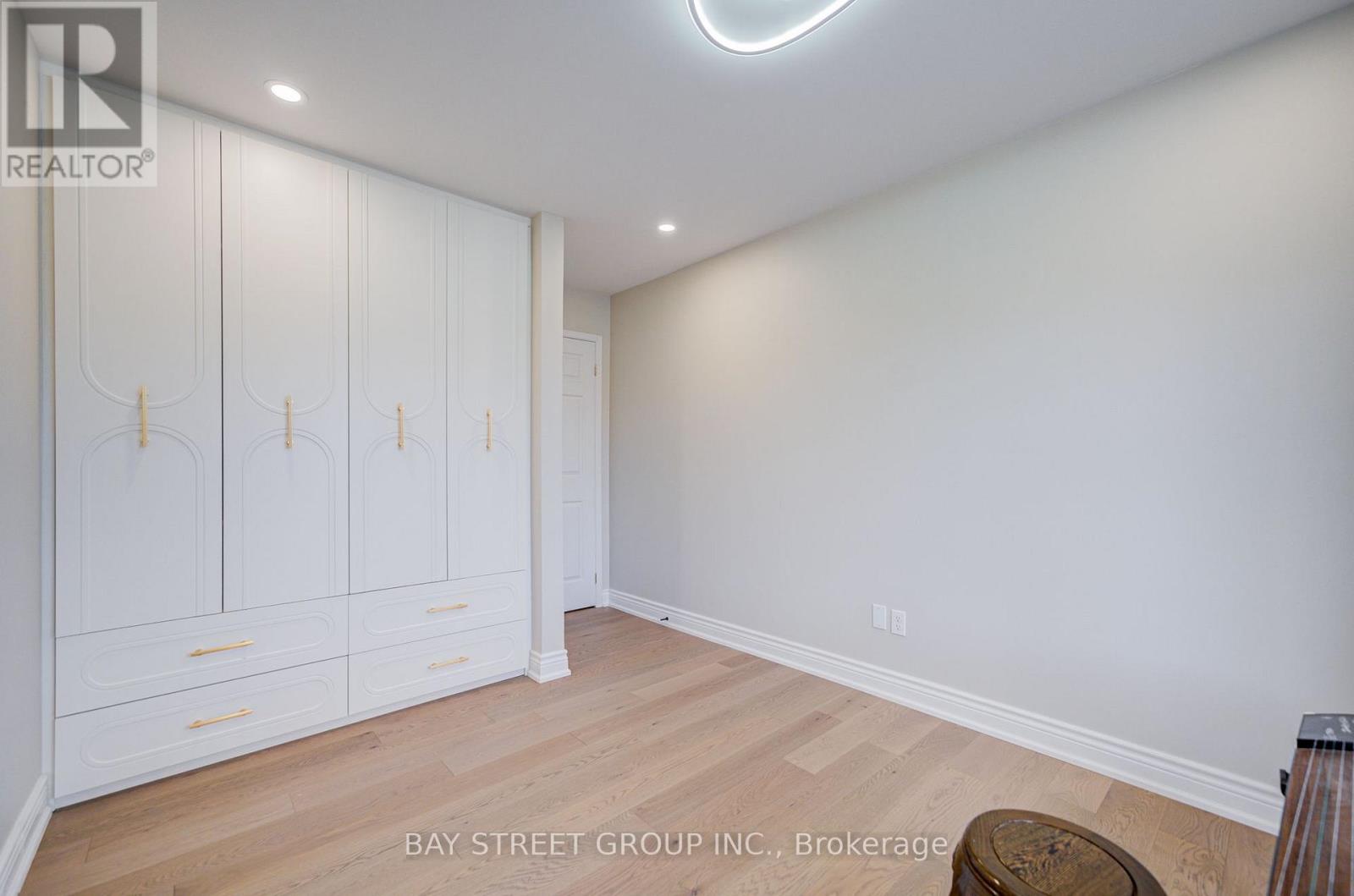 23 HORN STREET - 18