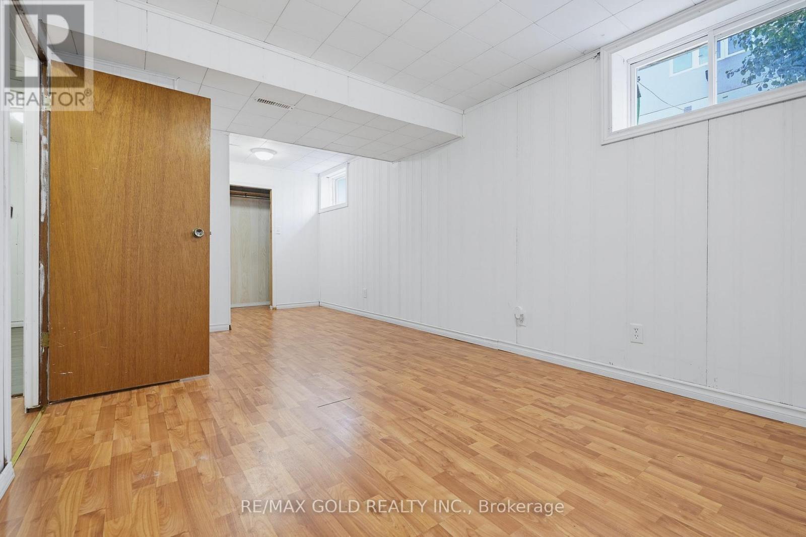 23 PLEASANTVIEW AVENUE - 20