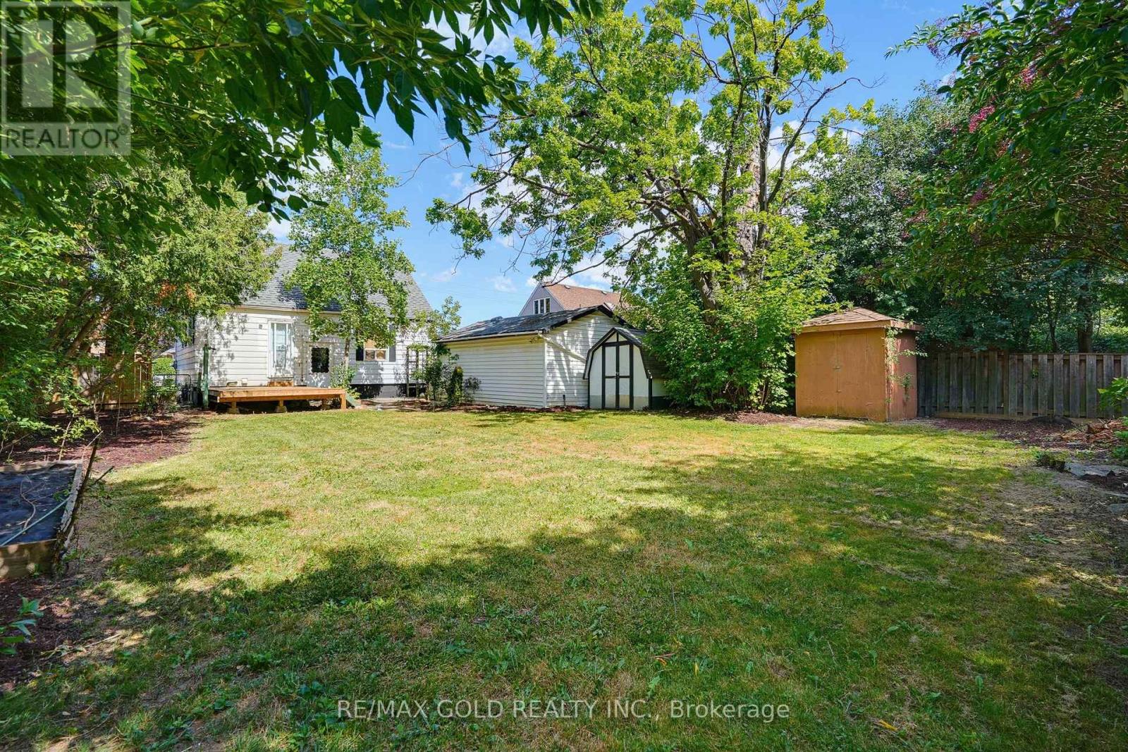 23 PLEASANTVIEW AVENUE - 28