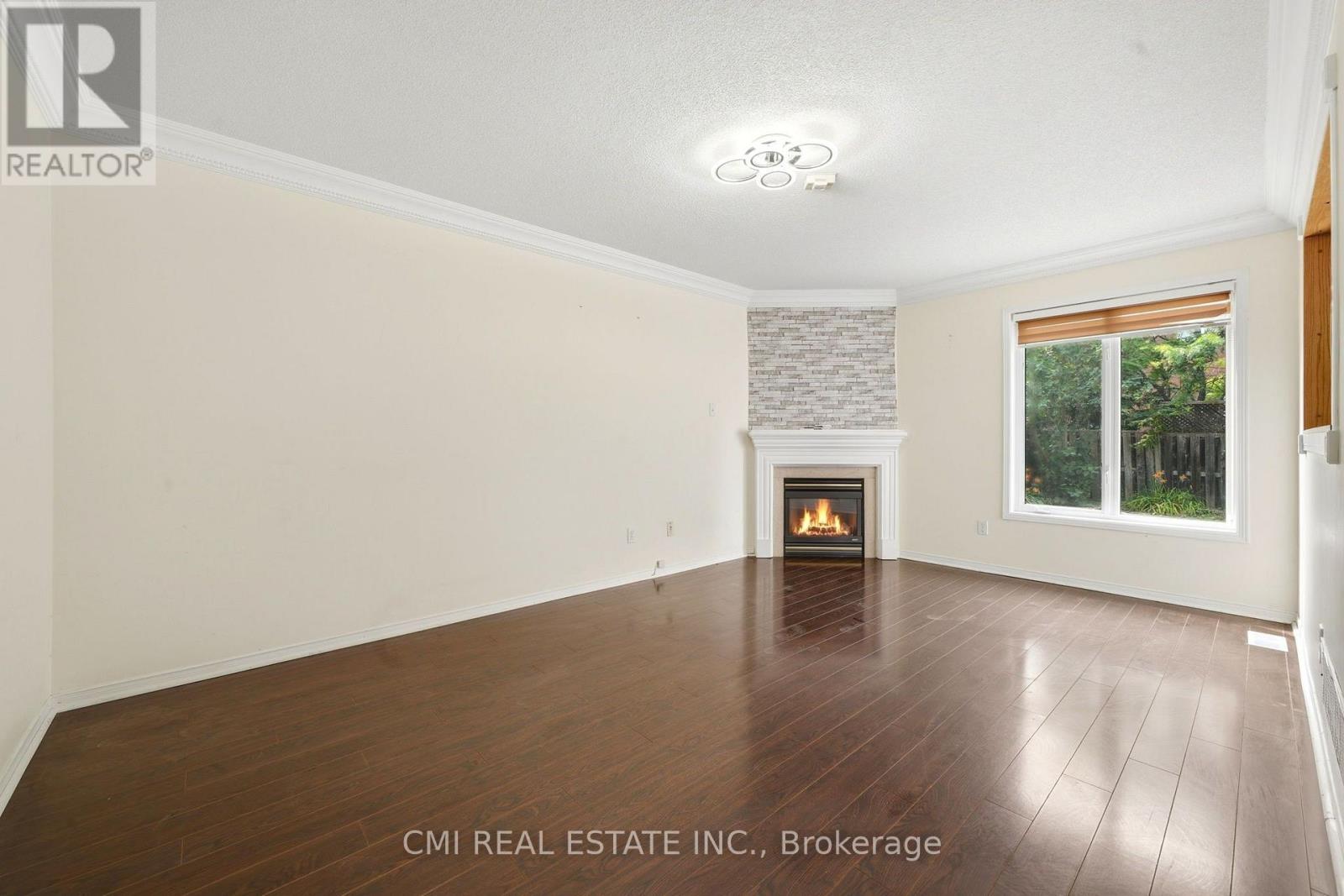 366 MARSHALL CRESCENT - 11