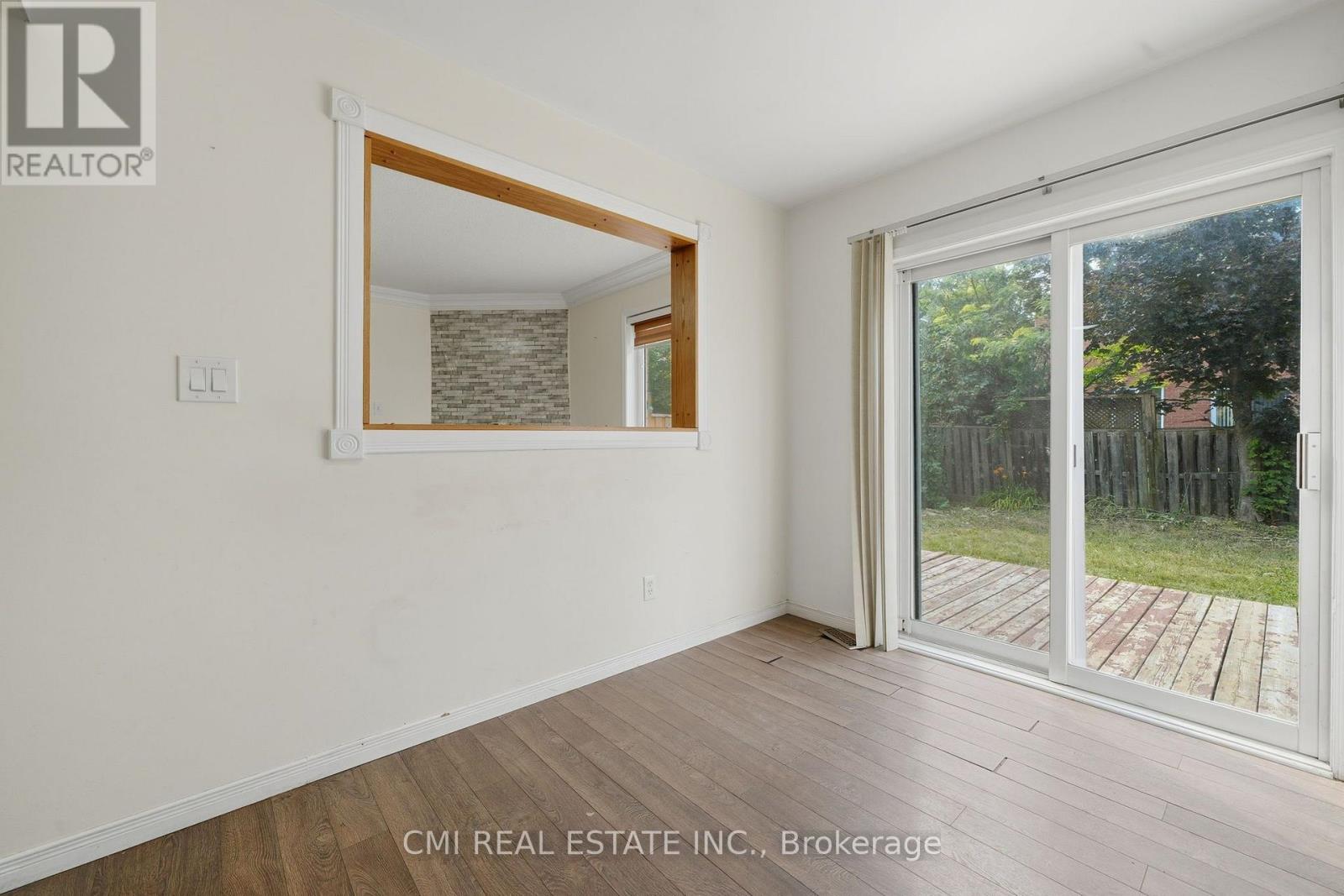 366 MARSHALL CRESCENT - 12