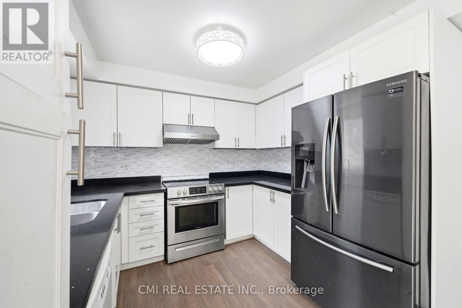 366 MARSHALL CRESCENT - 15