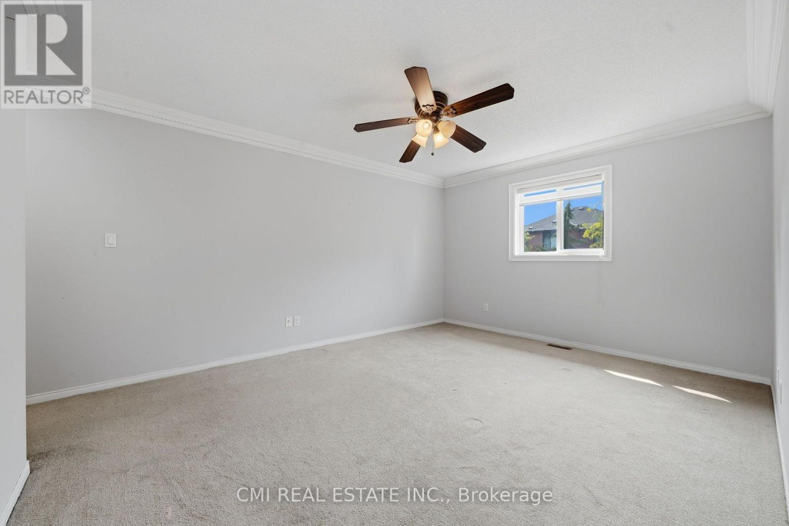 366 MARSHALL CRESCENT - 24