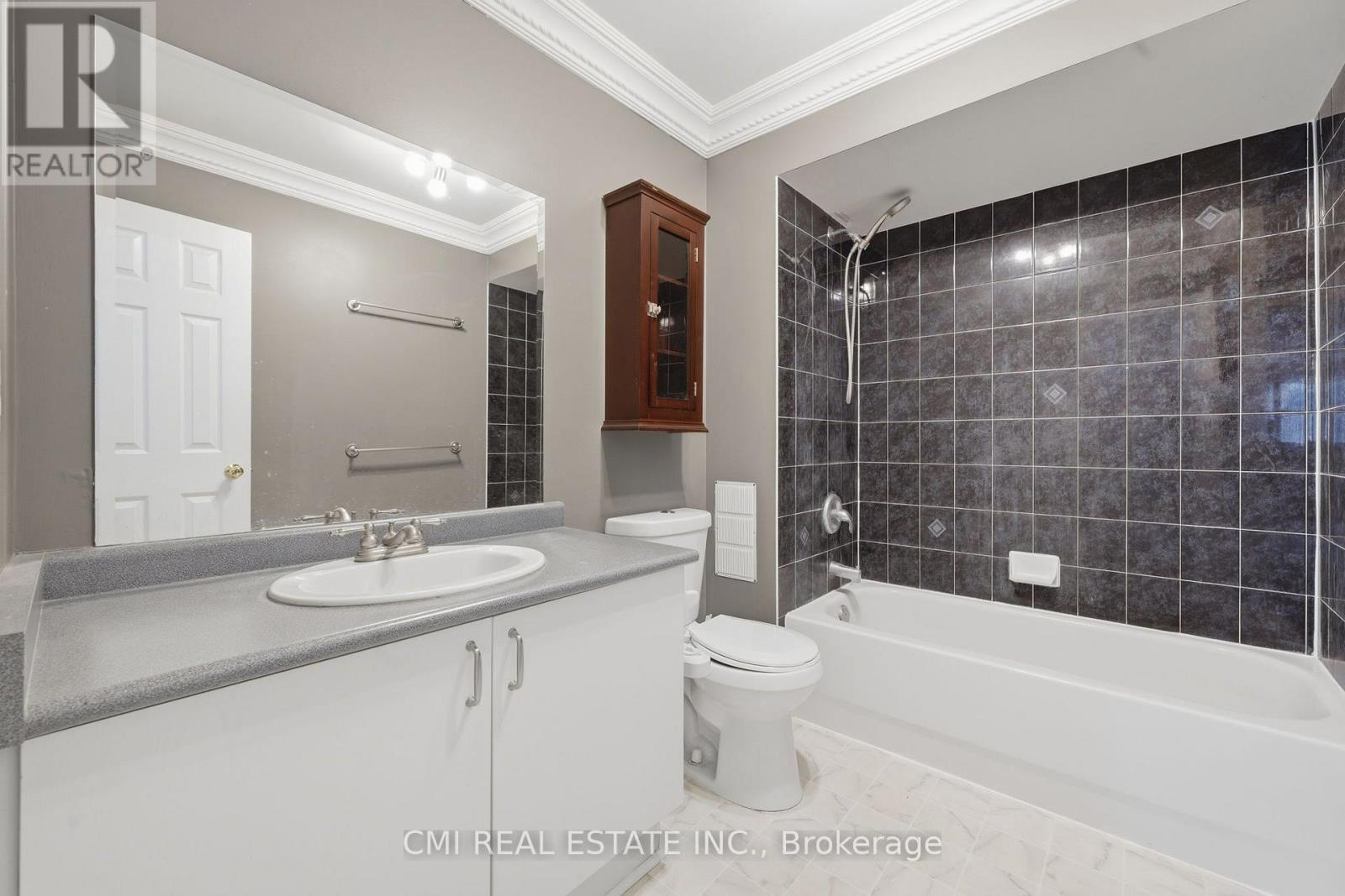 366 MARSHALL CRESCENT - 30