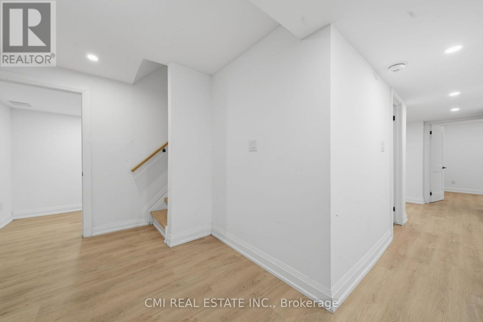 366 MARSHALL CRESCENT - 33