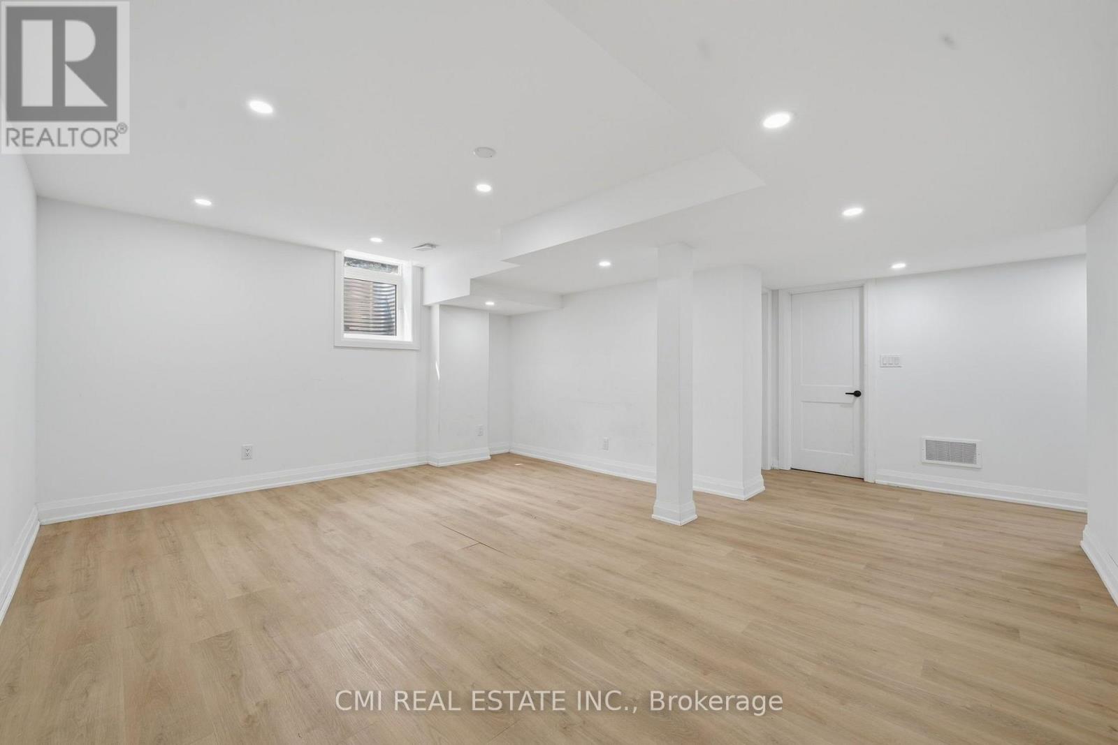 366 MARSHALL CRESCENT - 36