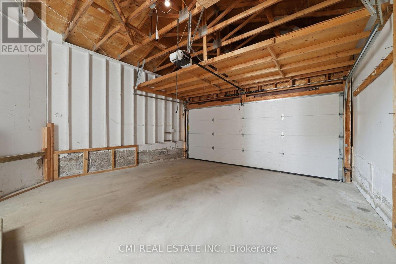 366 MARSHALL CRESCENT - 38