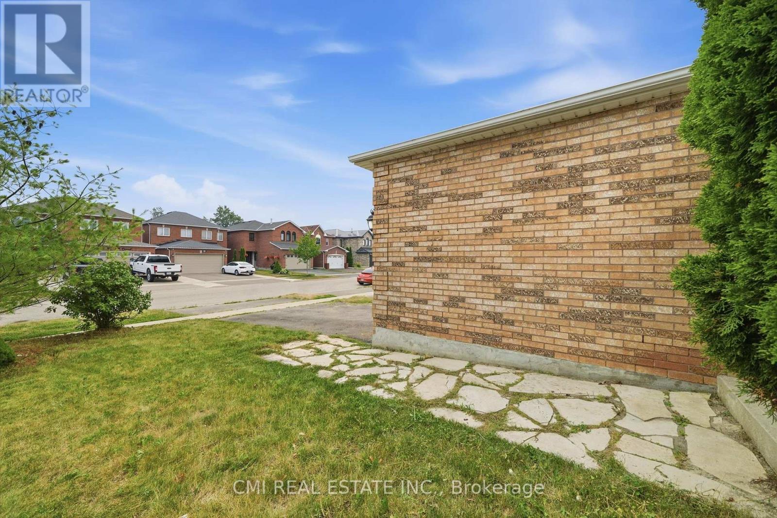 366 MARSHALL CRESCENT - 39