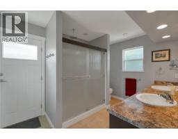 2962 Pacific View Terr, Campbell River, BC V9H1V4 Photo 25