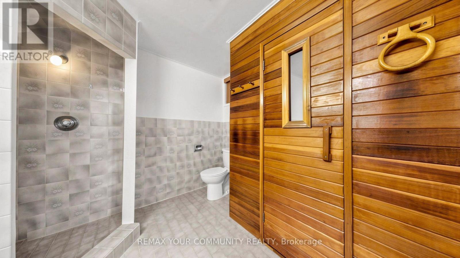 170 GARDEN AVENUE - Image 45