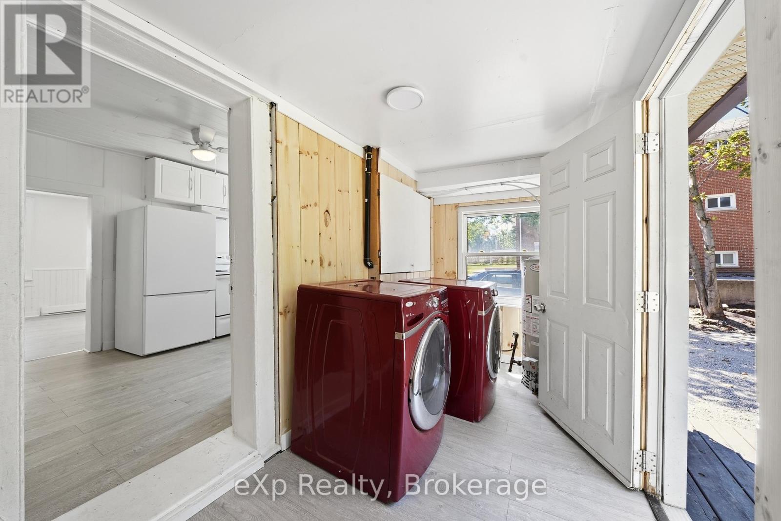188 DUNDAS STREET W - Image 11