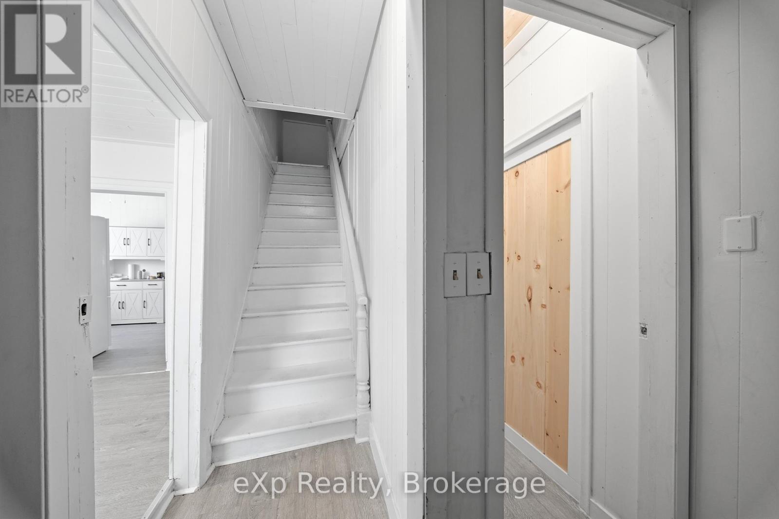 188 DUNDAS STREET W - Image 12