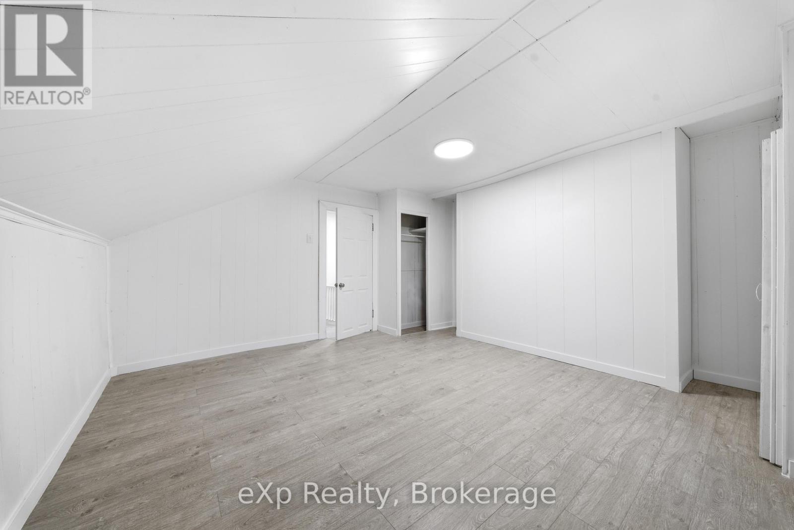 188 DUNDAS STREET W - 15
