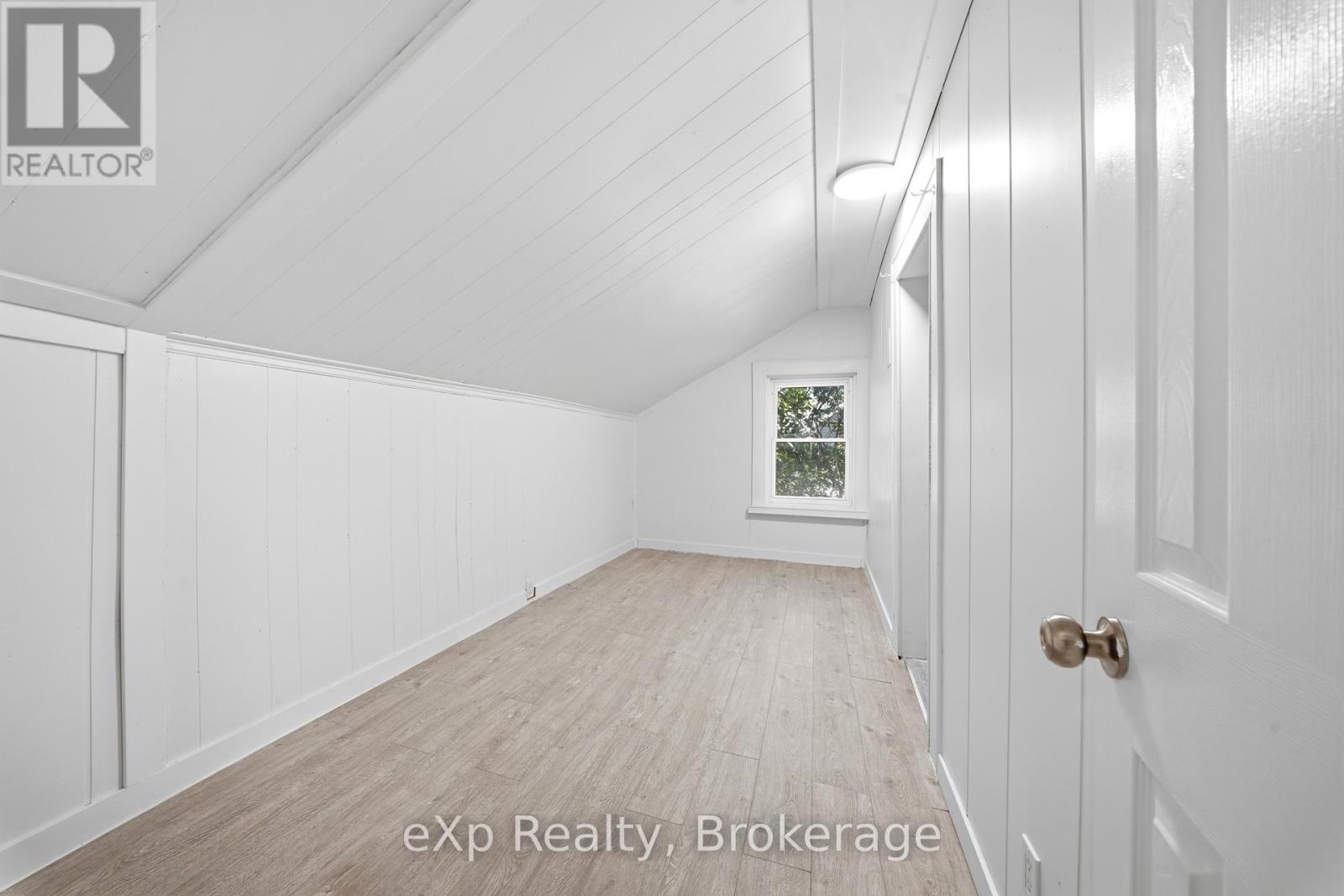 188 DUNDAS STREET W - Image 16