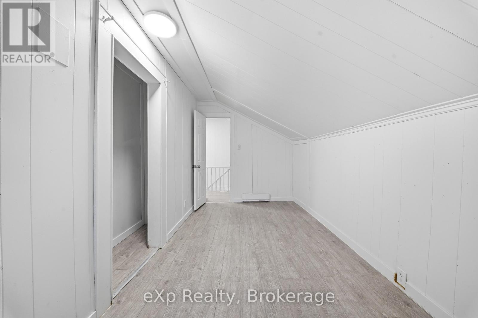 188 DUNDAS STREET W - Image 17